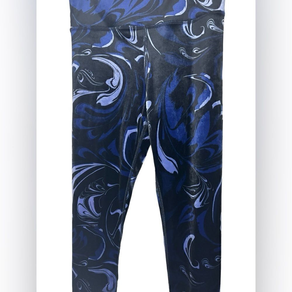 Athleta Women's Elation Velvet Tight Small Color Agate Paisley Black - Picture 7 of 11